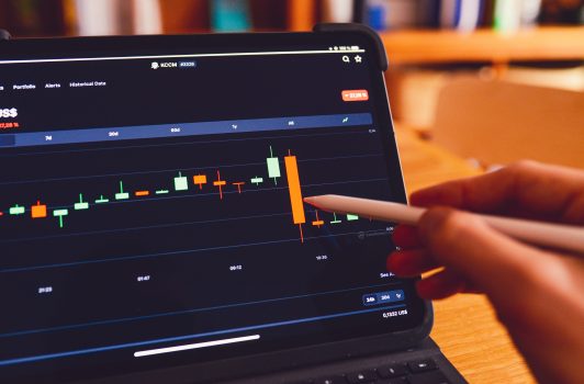 De marktconformiteit van leningen: kansen tussen benadering en benchmark